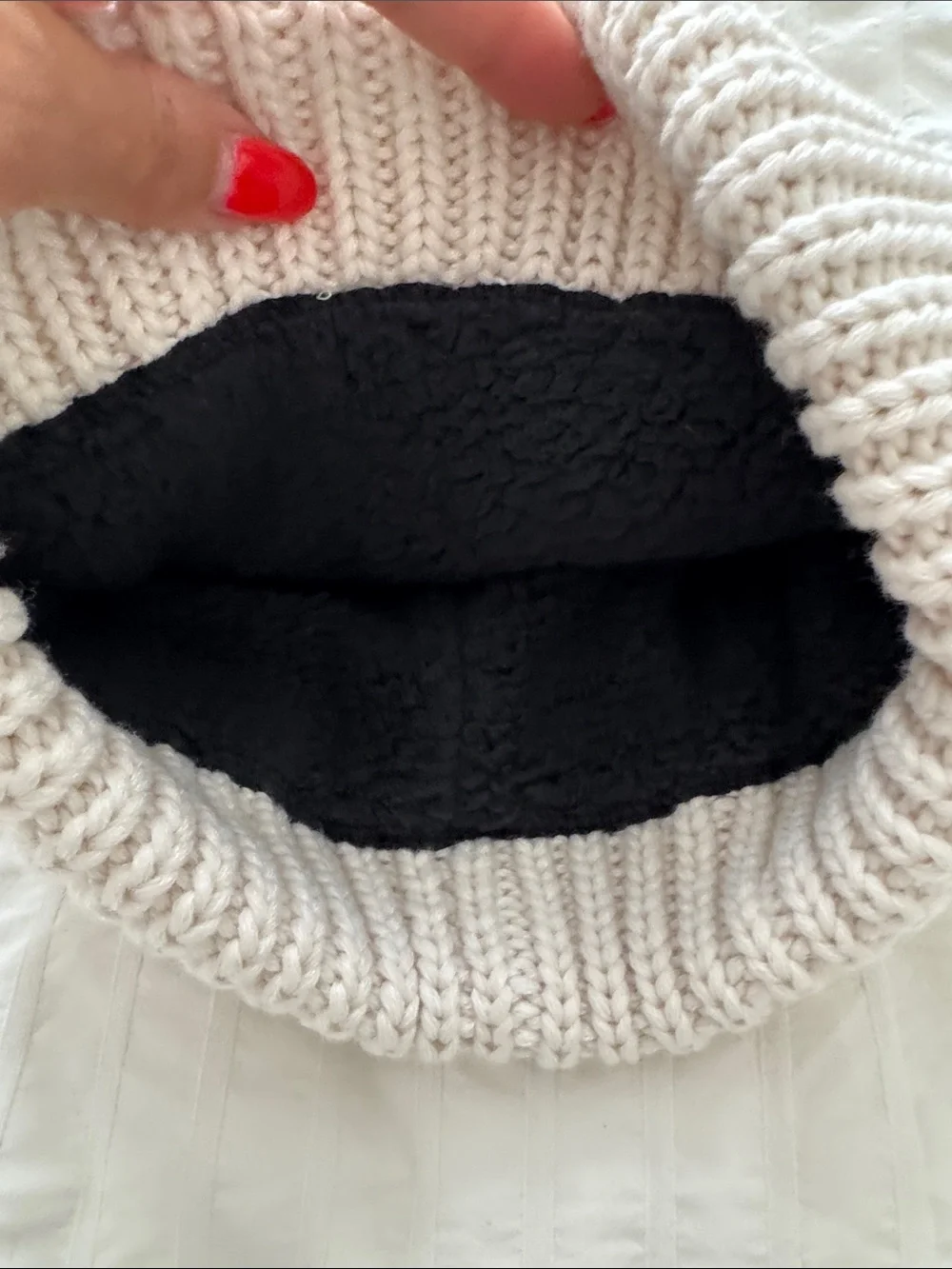 Burton Pom Beanie - Cream Cable Knit nwot